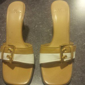 Anne Klein Leather Slide Heels Brown White Buckle Front Open Toe Sandal 6M